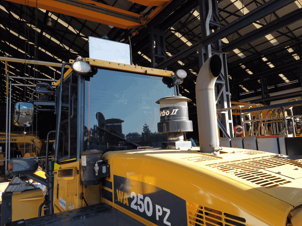 Komatsu WA250PZ-6 without air filtration system